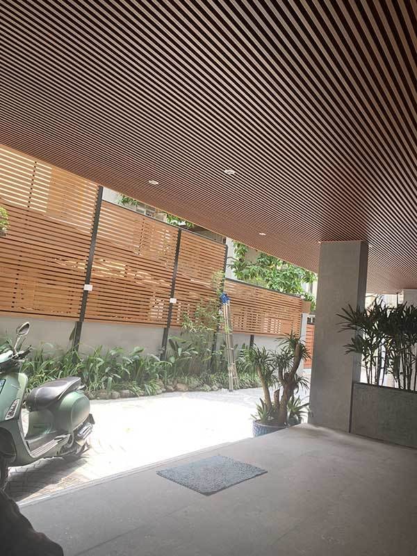 Go-nhua-ngoai-troi-tran-ban-cong-lo-gia-12