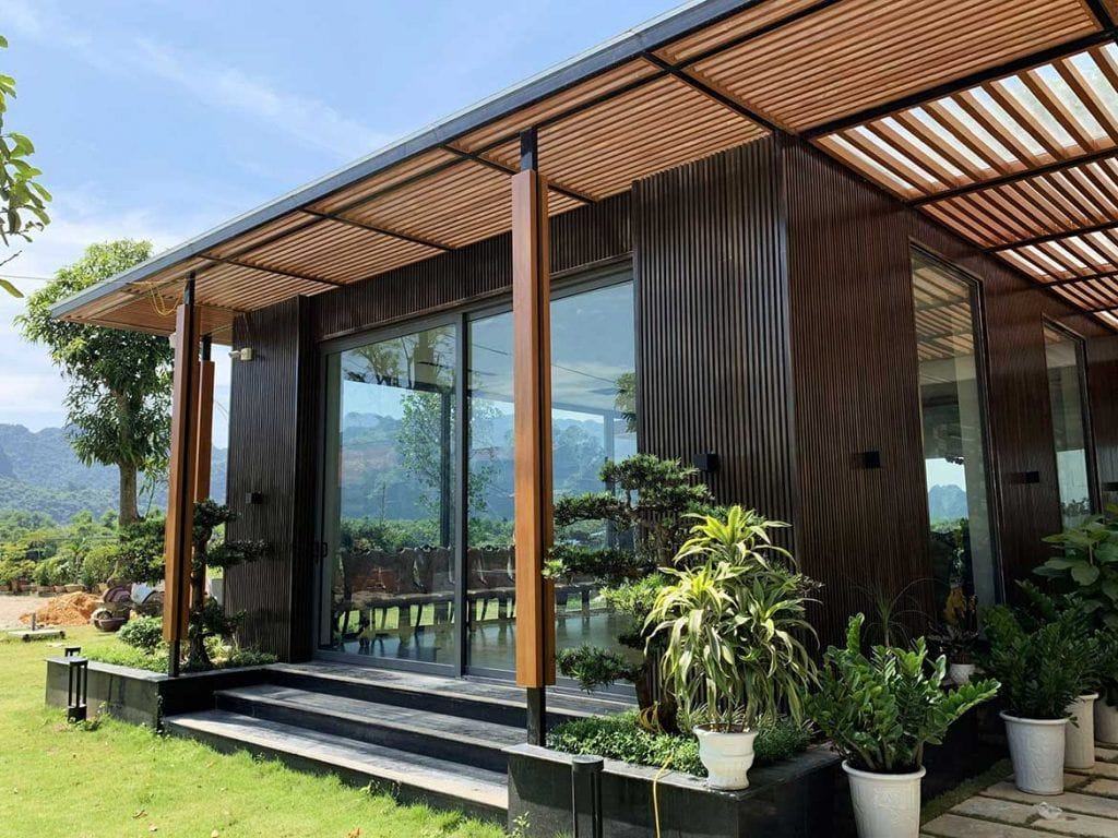 Go-nhua-ngoai-troi-tran-ban-cong-lo-gia-14