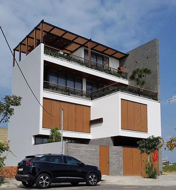 Go-nhua-ngoai-troi-tran-ban-cong-lo-gia-16