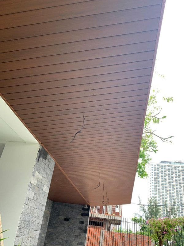 Go-nhua-ngoai-troi-tran-ban-cong-lo-gia-21