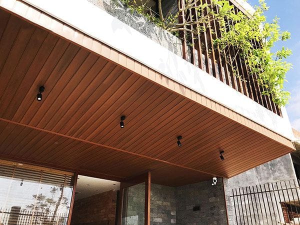 Go-nhua-ngoai-troi-tran-ban-cong-lo-gia-25