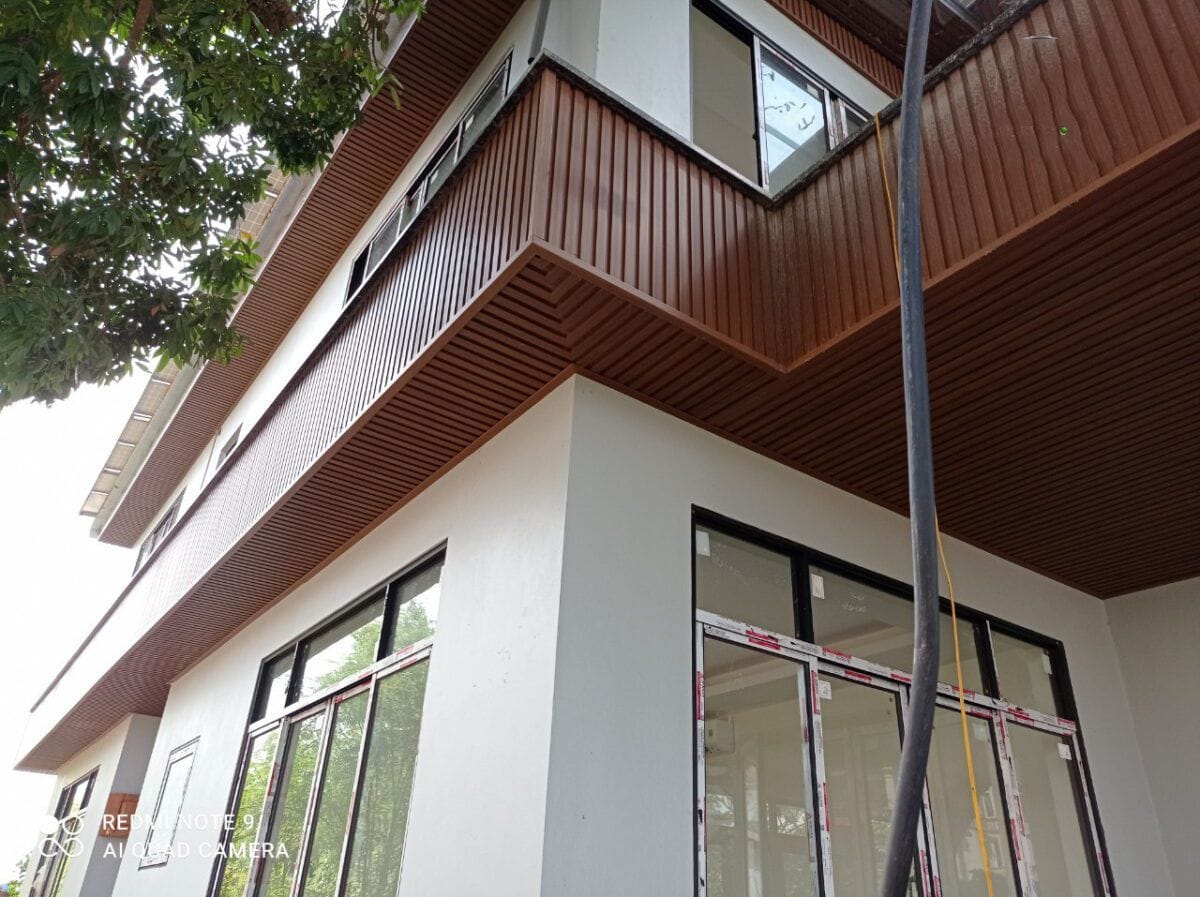 Go-nhua-ngoai-troi-tran-ban-cong-lo-gia-43